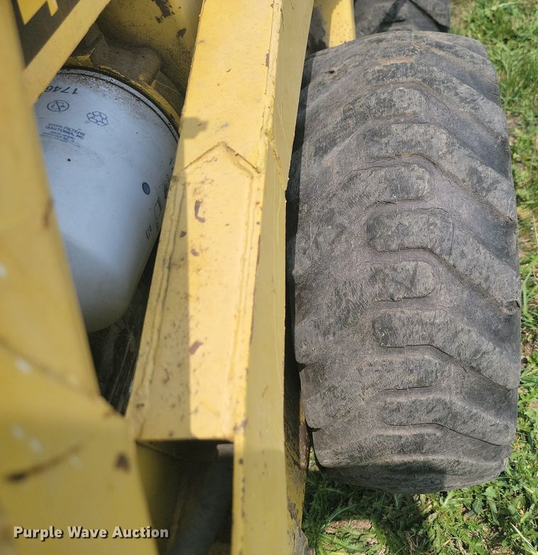 image for item ML9459 1977 New Holland L445  skid steer loader