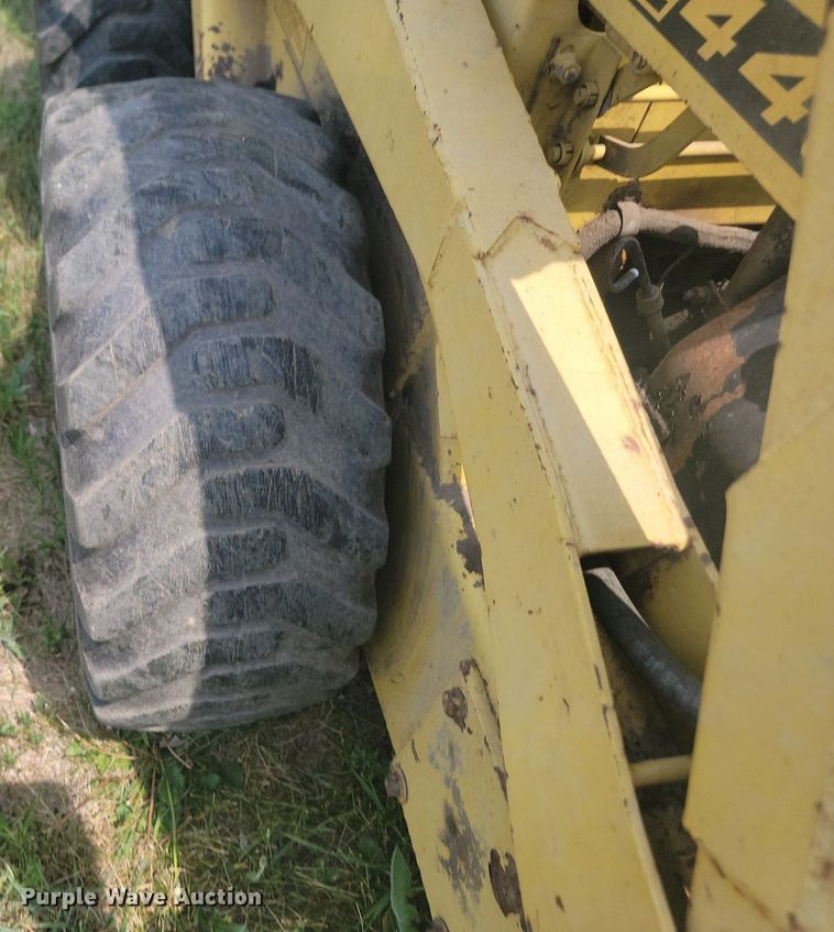 image for item ML9459 1977 New Holland L445  skid steer loader