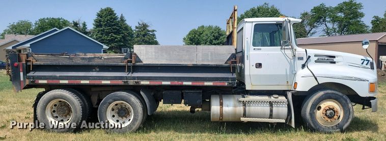 image for item ML9461 1993 Ford LTL9000  dump flatbed truck