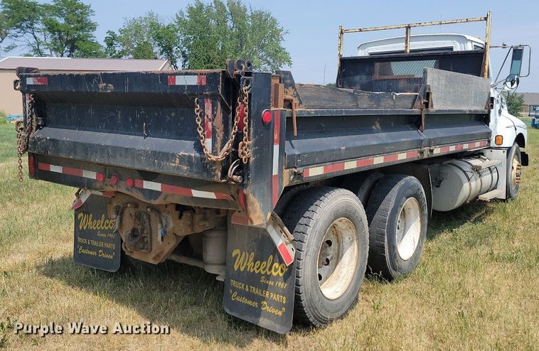 image for item ML9461 1993 Ford LTL9000  dump flatbed truck
