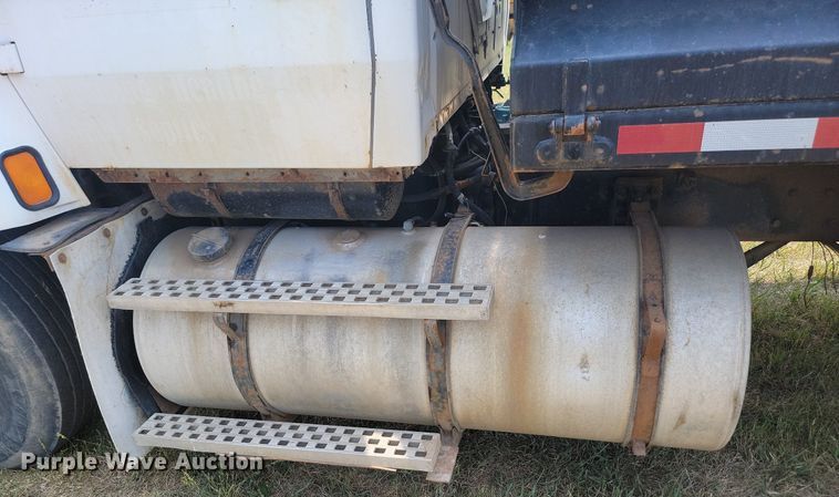 image for item ML9461 1993 Ford LTL9000  dump flatbed truck