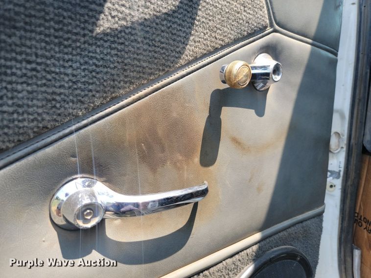 image for item ML9461 1993 Ford LTL9000  dump flatbed truck