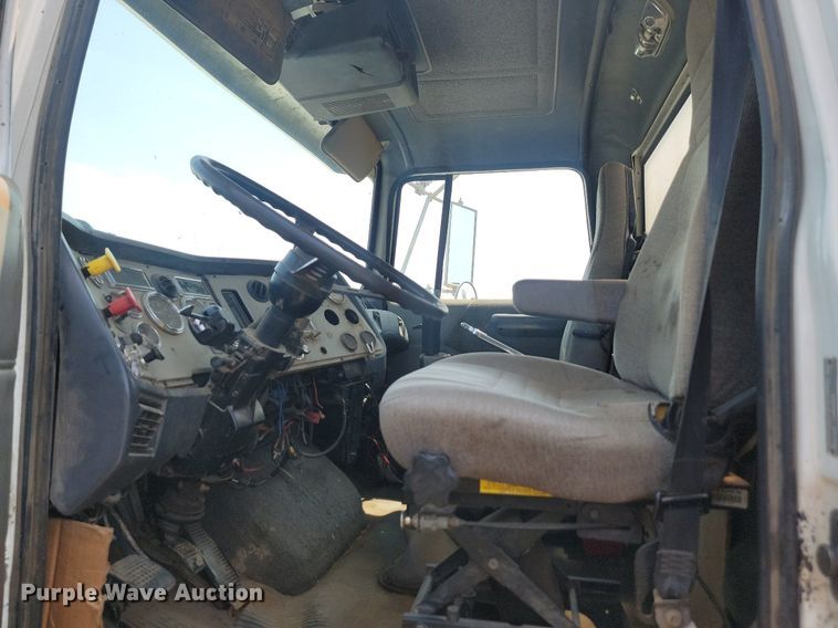 image for item ML9461 1993 Ford LTL9000  dump flatbed truck