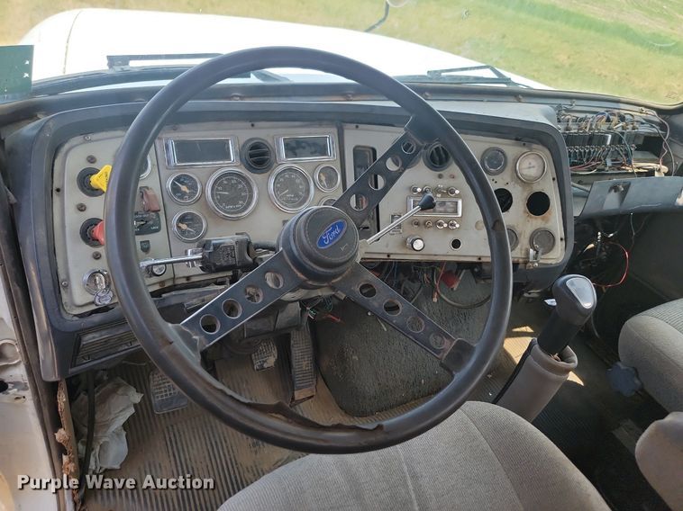 image for item ML9461 1993 Ford LTL9000  dump flatbed truck