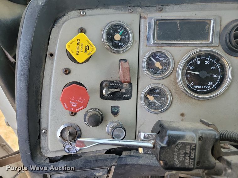 image for item ML9461 1993 Ford LTL9000  dump flatbed truck