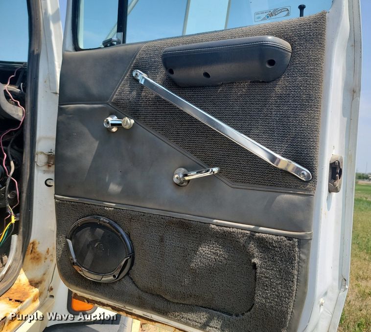 image for item ML9461 1993 Ford LTL9000  dump flatbed truck