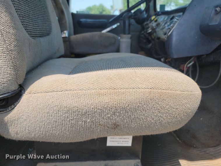 image for item ML9461 1993 Ford LTL9000  dump flatbed truck