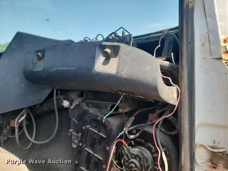 image for item ML9461 1993 Ford LTL9000  dump flatbed truck