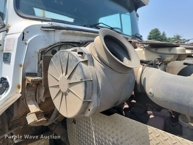 image for item ML9461 1993 Ford LTL9000  dump flatbed truck