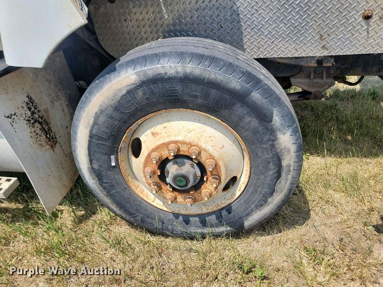 image for item ML9461 1993 Ford LTL9000  dump flatbed truck