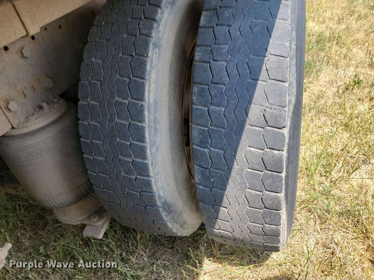 image for item ML9461 1993 Ford LTL9000  dump flatbed truck