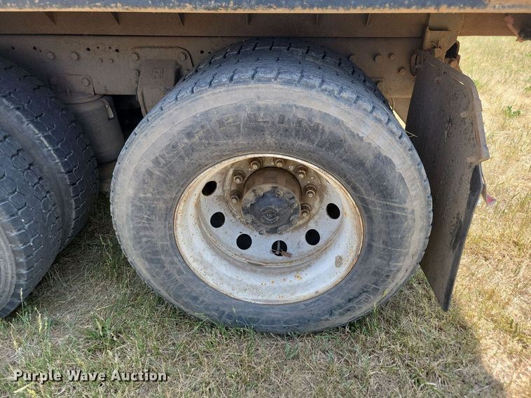 image for item ML9461 1993 Ford LTL9000  dump flatbed truck