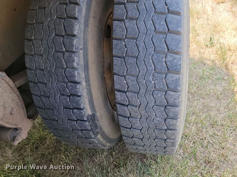 image for item ML9461 1993 Ford LTL9000  dump flatbed truck