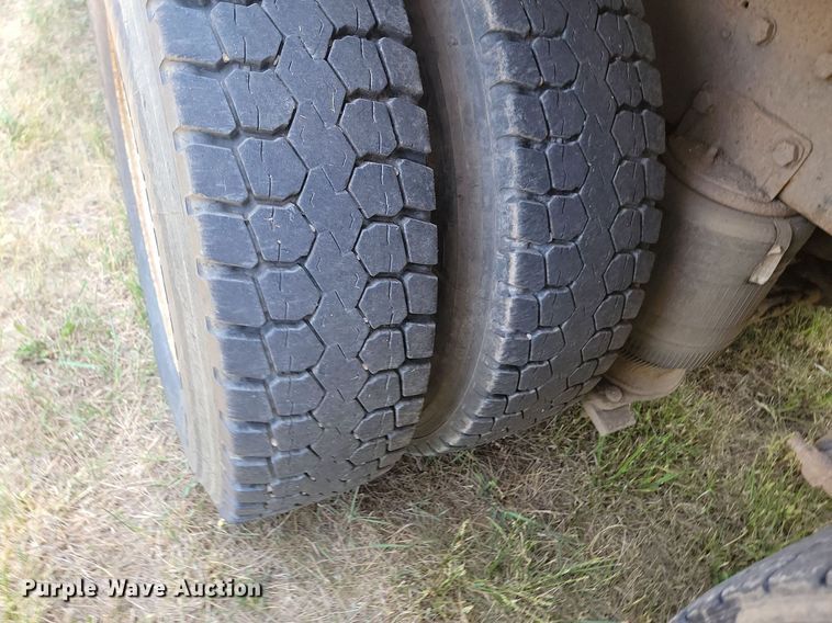 image for item ML9461 1993 Ford LTL9000  dump flatbed truck