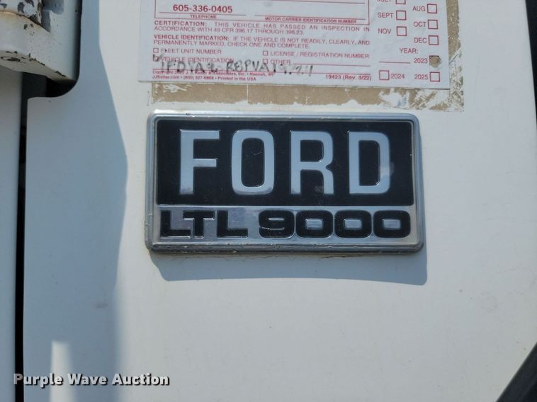 image for item ML9461 1993 Ford LTL9000  dump flatbed truck