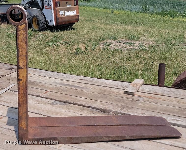 image for item ML9462 48" W wheel loader forks