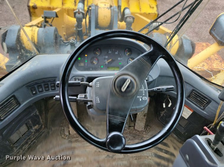 image for item ML9471 2005 Komatsu WA450-5L  wheel loader