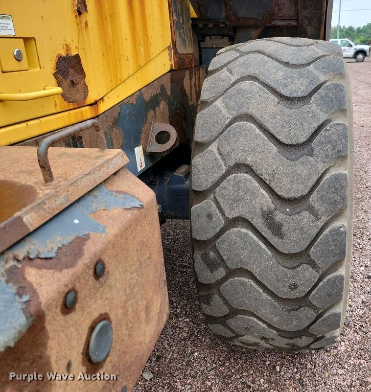 image for item ML9471 2005 Komatsu WA450-5L  wheel loader