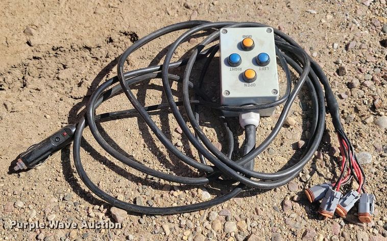 image for item ML9493 Handy Attachments HRTH43  skid steer rock and tree handler