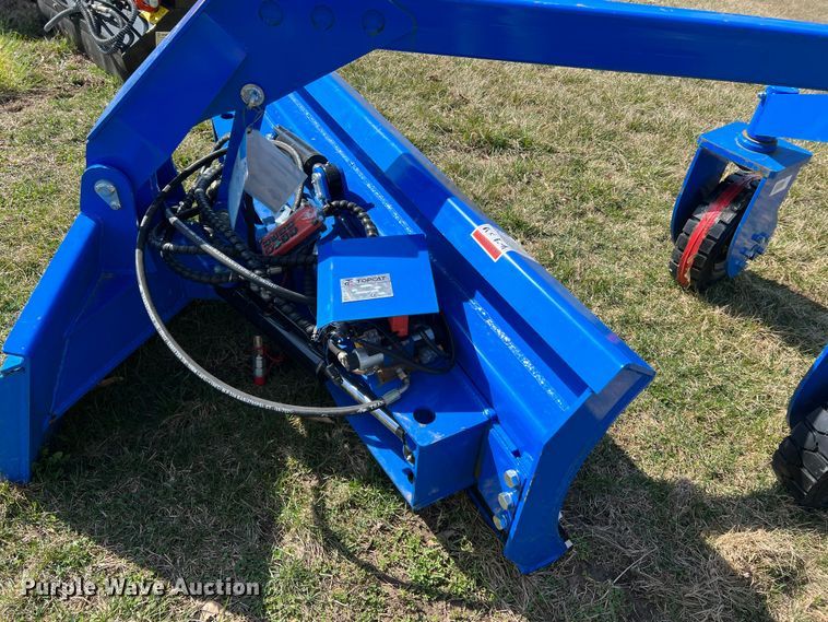 image for item MM9223 2022 TopCat SSSG72  skid steer grader