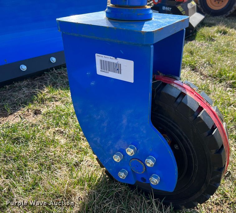 image for item MM9223 2022 TopCat SSSG72  skid steer grader