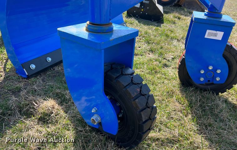 image for item MM9223 2022 TopCat SSSG72  skid steer grader