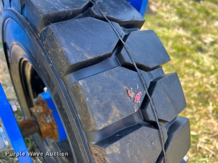 image for item MM9223 2022 TopCat SSSG72  skid steer grader