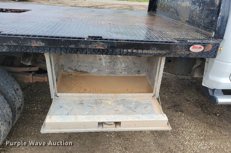 image for item MO9545 2014 Dodge Ram 5500HD  Crew Cab flatbed truck