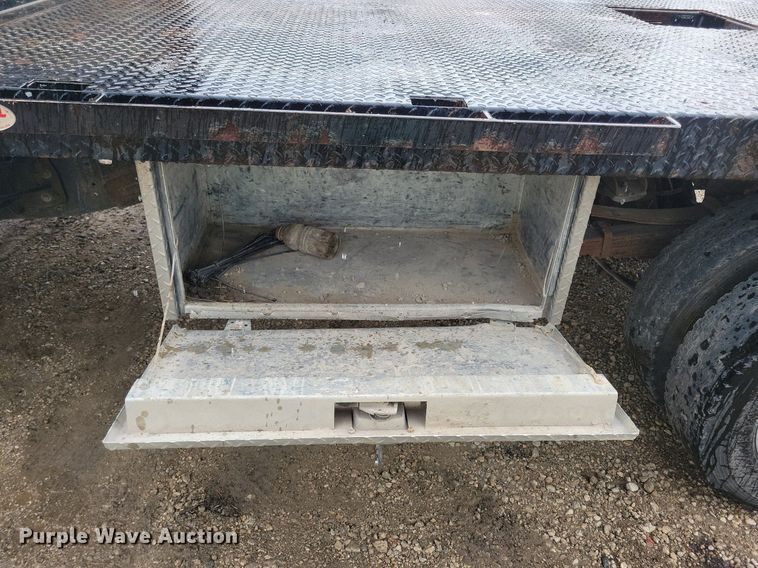 image for item MO9545 2014 Dodge Ram 5500HD  Crew Cab flatbed truck