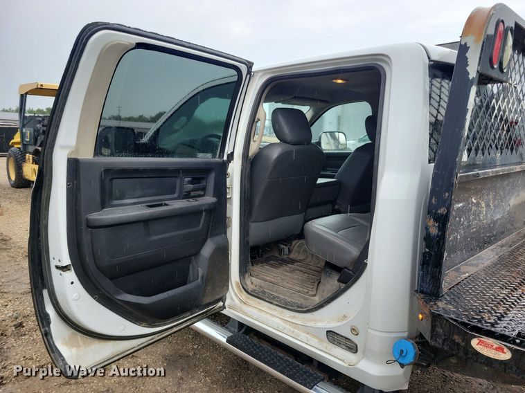 image for item MO9545 2014 Dodge Ram 5500HD  Crew Cab flatbed truck