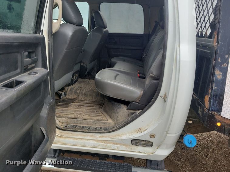 image for item MO9545 2014 Dodge Ram 5500HD  Crew Cab flatbed truck