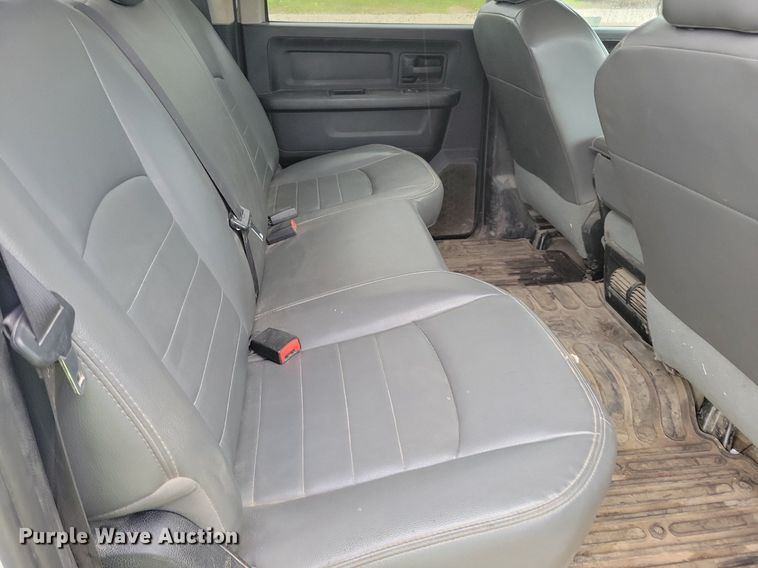 image for item MO9545 2014 Dodge Ram 5500HD  Crew Cab flatbed truck