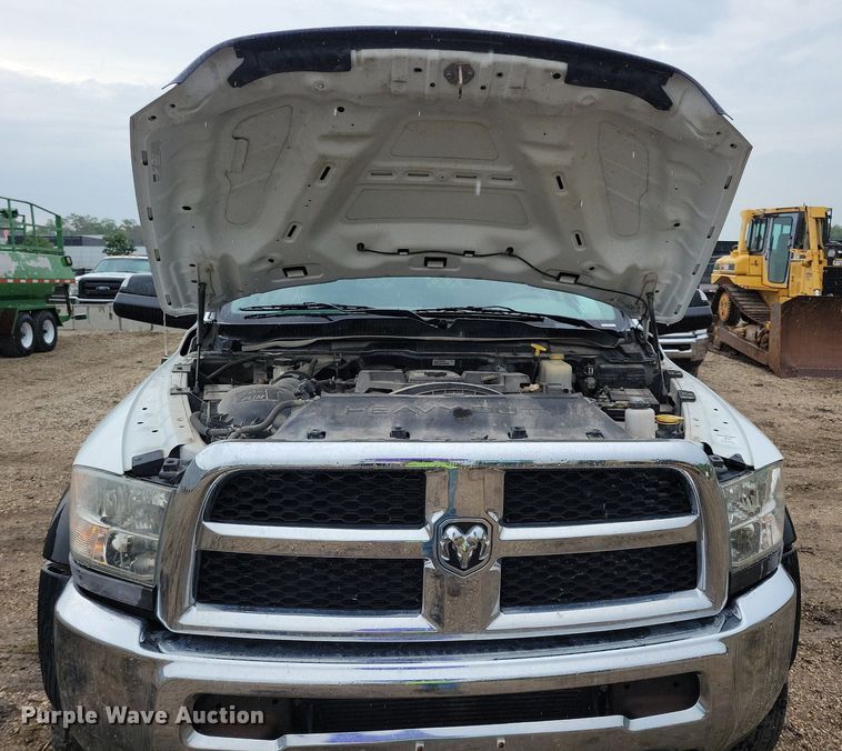 image for item MO9545 2014 Dodge Ram 5500HD  Crew Cab flatbed truck