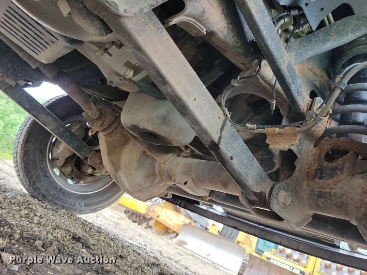 image for item MO9545 2014 Dodge Ram 5500HD  Crew Cab flatbed truck