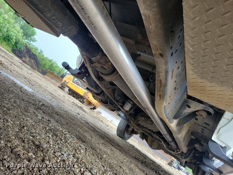 image for item MO9545 2014 Dodge Ram 5500HD  Crew Cab flatbed truck