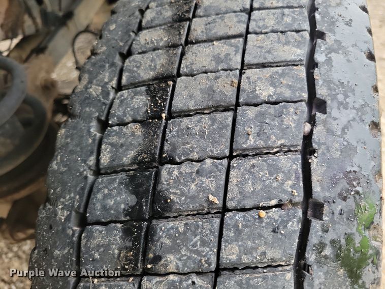 image for item MO9545 2014 Dodge Ram 5500HD  Crew Cab flatbed truck