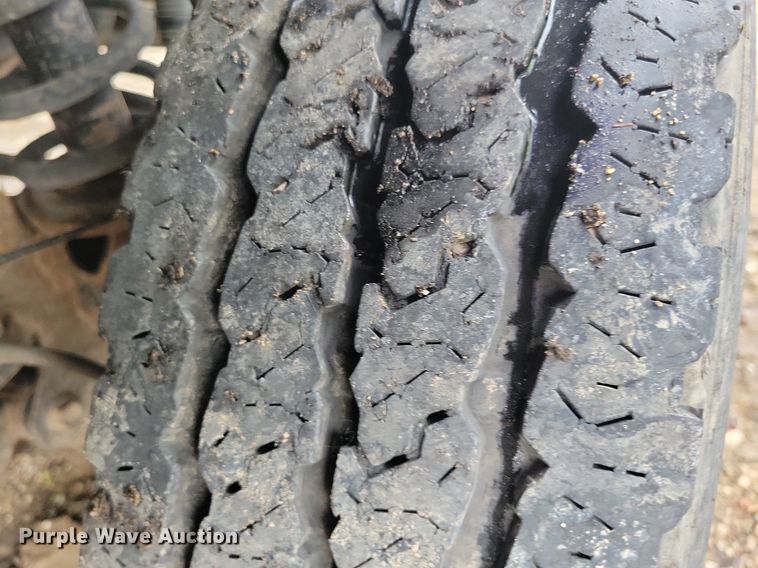 image for item MO9545 2014 Dodge Ram 5500HD  Crew Cab flatbed truck