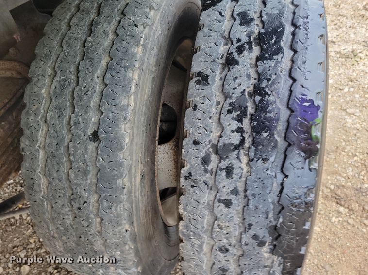 image for item MO9545 2014 Dodge Ram 5500HD  Crew Cab flatbed truck