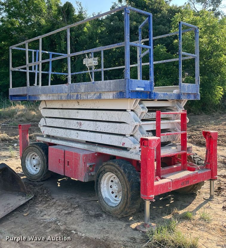 image for item MR9096 Skyjack SJ7135  scissor lift