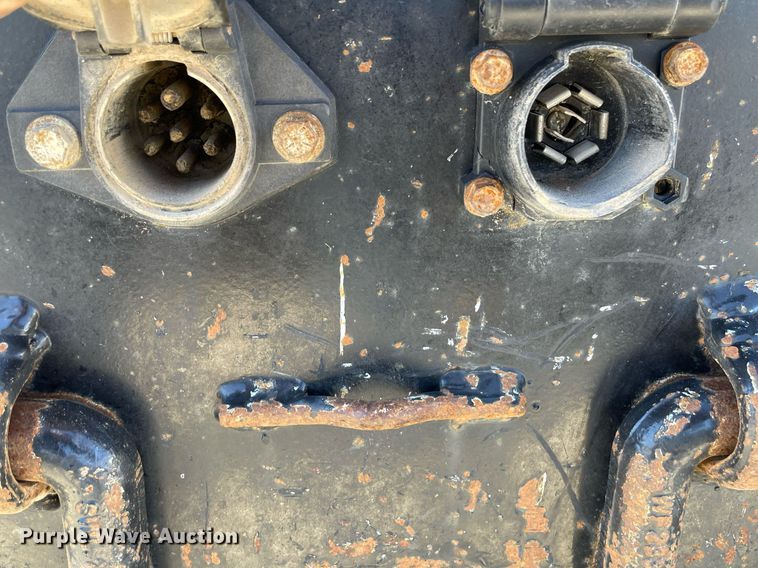 image for item MS9750 2007 International 4300  flatbed truck