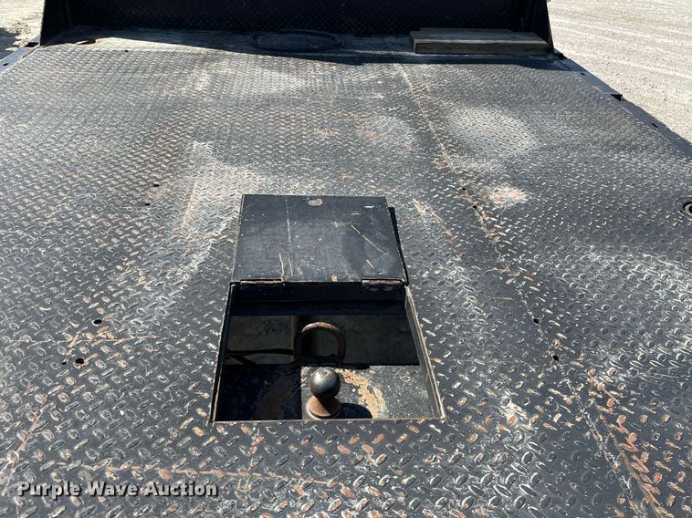 image for item MS9750 2007 International 4300  flatbed truck