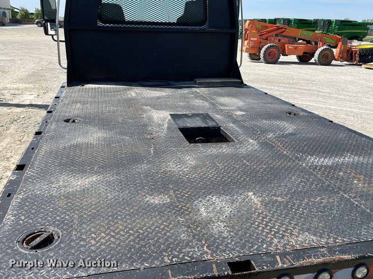 image for item MS9750 2007 International 4300  flatbed truck