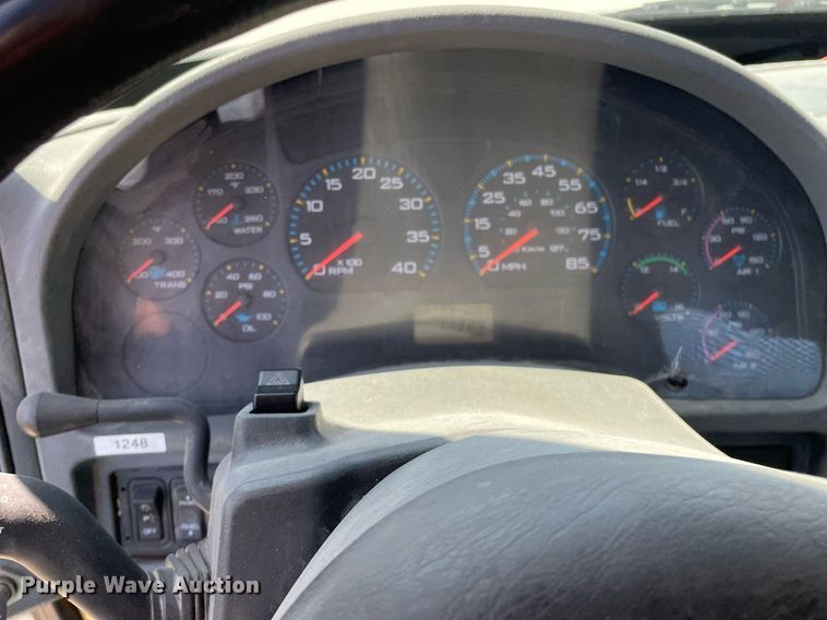 image for item MS9750 2007 International 4300  flatbed truck