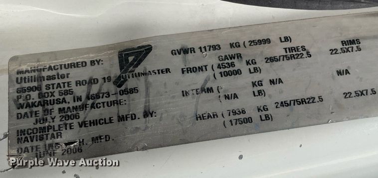 image for item MS9750 2007 International 4300  flatbed truck