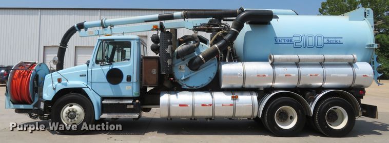 image for item MW9784 1999 Freightliner FL80  combination sewer jetter truck