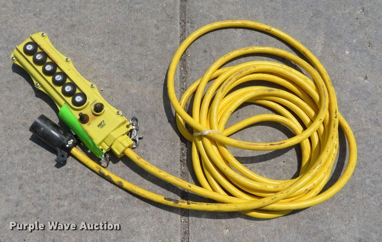 image for item MW9784 1999 Freightliner FL80  combination sewer jetter truck