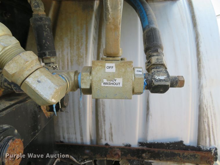 image for item MW9784 1999 Freightliner FL80  combination sewer jetter truck