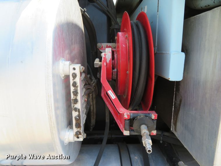 image for item MW9784 1999 Freightliner FL80  combination sewer jetter truck