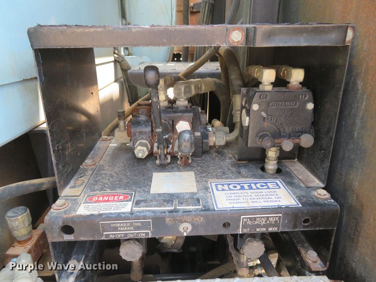 image for item MW9784 1999 Freightliner FL80  combination sewer jetter truck