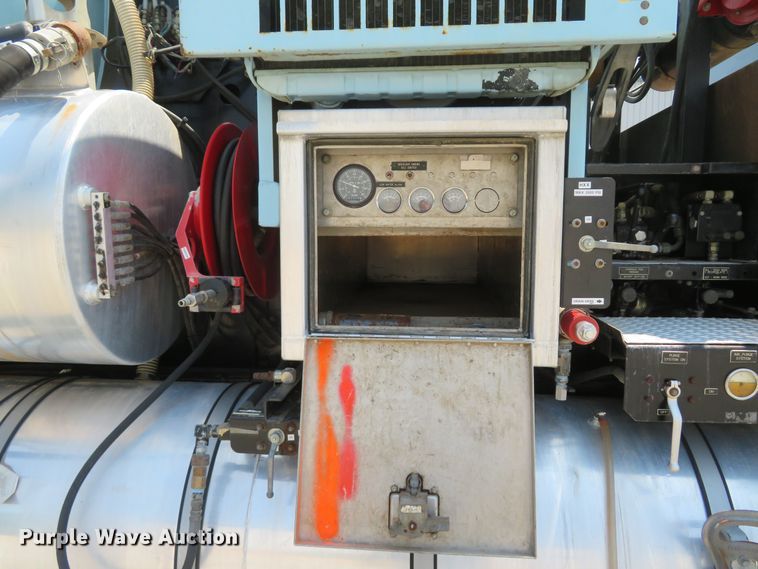 image for item MW9784 1999 Freightliner FL80  combination sewer jetter truck